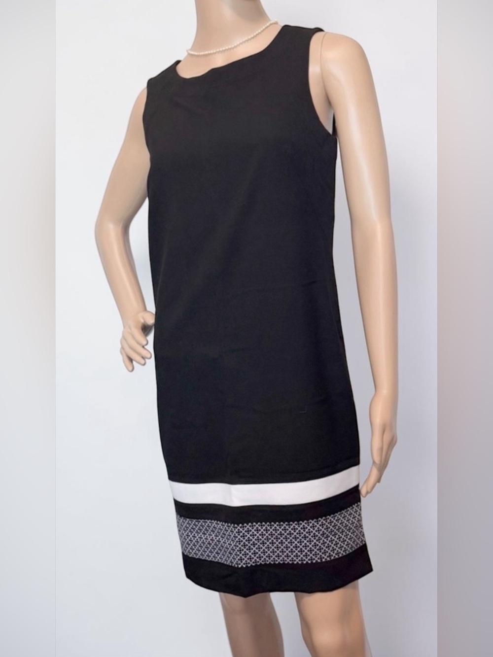 WHITE HOUSE BLACK MARKET Dress (Size 2)